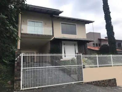 Sobrado com 4 Quartos à venda, 250m² no Boa Vista, Joinville