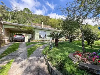 Casa com 6 Quartos à venda, 251m² no Quitandinha, Petrópolis