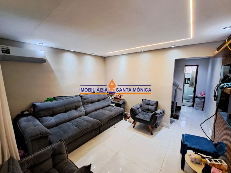 Casa com 2 quartos — Santa Amélia, Belo Horizonte