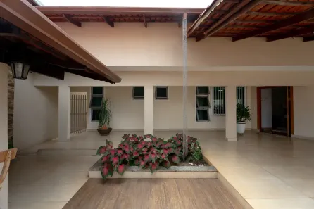 Casa com 3 Quartos à venda, 250m² no Setor Bueno, Goiânia