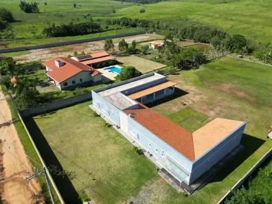 Fazenda/Sítio com 3 Quartos à venda, 250m² no Chácara Marambaia, Caçapava