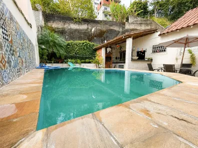 Casa com 4 Quartos à venda, 264m² no São Bernardo, Juiz de Fora