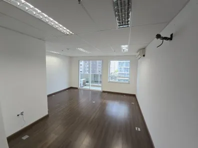 Sala Comercial à venda, 37m² no Vila Gertrudes, São Paulo