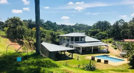 Fazenda/Sítio com 4 Quartos à venda, 900m² no Parque Agrinco, Guararema