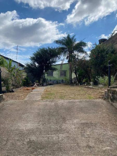 Casa com 3 quartos — Santa Efigênia, Belo Horizonte
