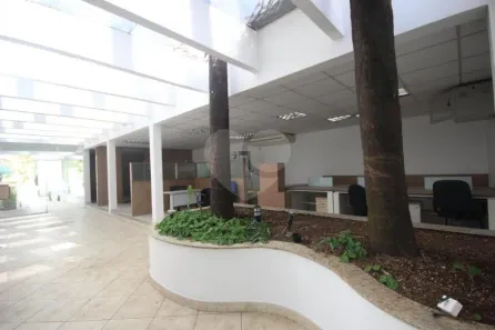 Imóvel Comercial com 1 Quarto para alugar, 513m² no Jardim Everest, São Paulo