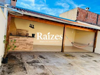Casa com 3 Quartos à venda, 162m² no Jardim Holanda, Uberlândia