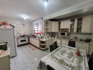 Sobrado com 5 Quartos à venda, 250m² no Parque Savoy City, São Paulo