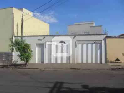 Apartamento com 2 Quartos para alugar, 15m² no Santa Mônica, Uberlândia