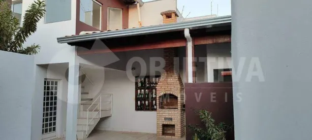 Casa com 3 Quartos à venda, 160m² no Jardim Inconfidência, Uberlândia