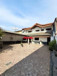 Casa com 4 Quartos à venda, 246m² no Jardim Santa Maria, Jacareí
