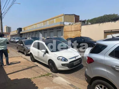 Ponto Comercial para alugar, 5400m² no Bom Jesus, Uberlândia