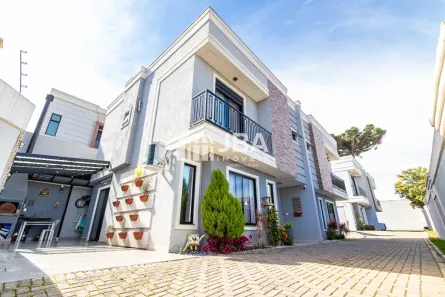 Casa de Condomínio com 3 Quartos à venda, 111m² no Uberaba, Curitiba