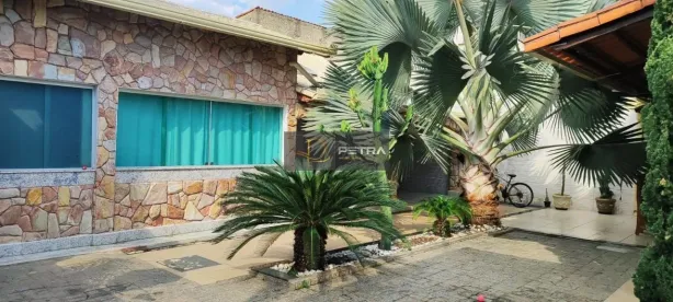 Casa com 3 Quartos à venda, 250m² no Fonte Grande, Contagem