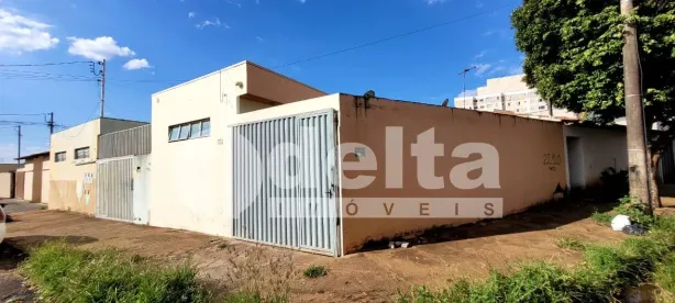 Casa com 2 Quartos à venda, 135m² no Presidente Roosevelt, Uberlândia