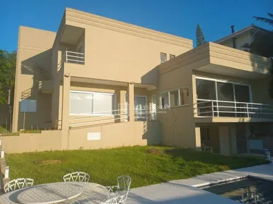 Casa de Condomínio com 3 Quartos para alugar, 420m² no Parque Arco Iris, Atibaia