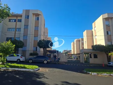Apartamento com 3 Quartos para alugar, 80m² no Santa Mônica, Uberlândia