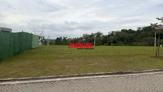 Lote/Terreno à venda, 331m² no Condomínio Residencial Colinas do Paratehy, São José dos Campos