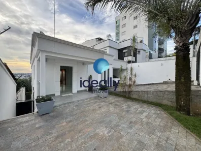 Casa com 3 Quartos à venda, 400m² no Ouro Preto, Belo Horizonte
