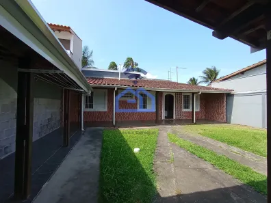 Casa com 2 Quartos à venda, 131m² no Jardim Britânia, Caraguatatuba