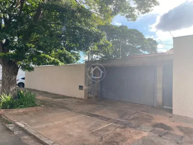 Sobrado com 5 Quartos à venda, 216m² no Jardim São Bento, Campo Grande