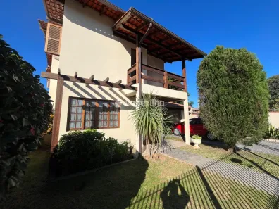 Casa com 3 Quartos para alugar, 140m² no Carianos, Florianópolis