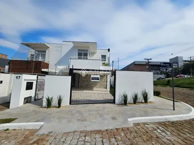 Sobrado com 3 Quartos à venda, 204m² no Carneiros, Lajeado