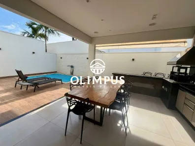 Casa de Condomínio com 3 Quartos para alugar, 230m² no Gávea, Uberlândia