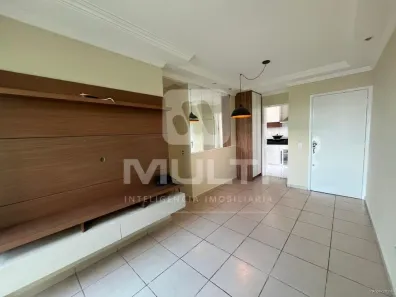 Apartamento com 3 Quartos para alugar, 80m² no Morada da Colina, Uberlândia