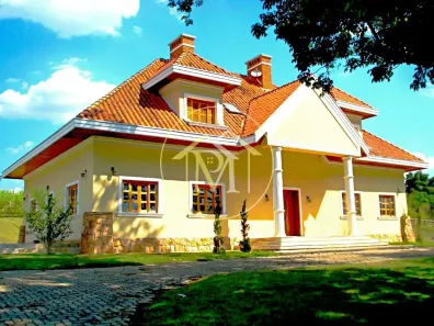 Fazenda/Sítio com 4 Quartos à venda, 10m² no Centro, Jacareí