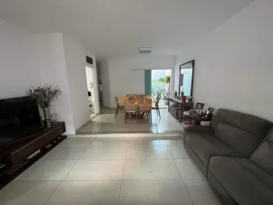Casa com 3 Quartos para alugar, 210m² no Cidade Jardim, Uberlândia