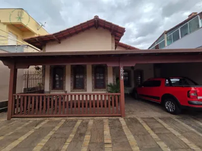Casa com 3 Quartos à venda, 172m² no Santa Amélia, Belo Horizonte