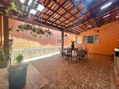 Casa com 3 Quartos à venda, 171m² no Araguaia, Belo Horizonte