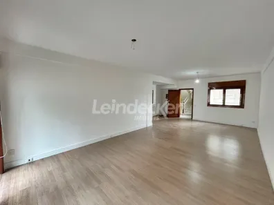 Apartamento com 2 Quartos para alugar, 75m² no Medianeira, Porto Alegre