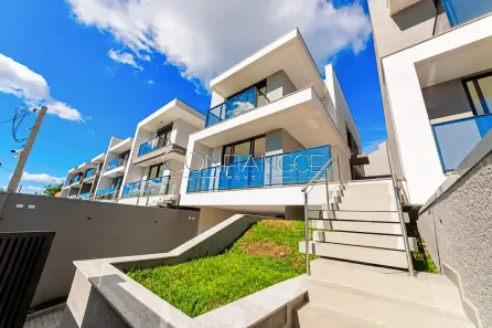 Casa com 4 Quartos à venda, 245m² no Vista Alegre, Curitiba