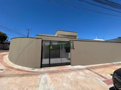Casa com 3 Quartos à venda, 134m² no Jardim Novo Sabará, Londrina