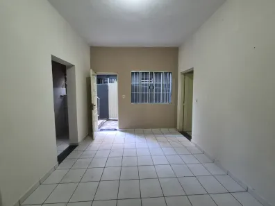 Casa com 1 Quarto para alugar, 25m² no Jardim Guairaca, São Paulo