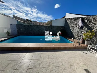 Casa com 4 Quartos à venda, 250m² no Itacorubi, Florianópolis