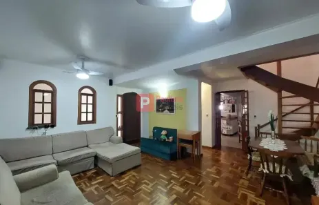 Sobrado com 3 Quartos à venda, 179m² no Jardim Regis, São Paulo