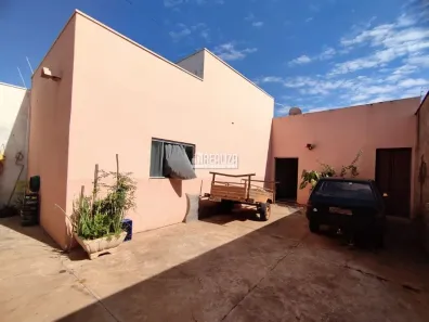 Casa com 3 Quartos à venda, 150m² no Parque das Laranjeiras, Uberaba
