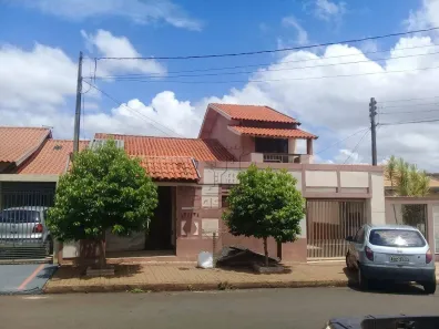 Casa com 4 Quartos à venda, 200m² no Jardim Alvorada, Cambé