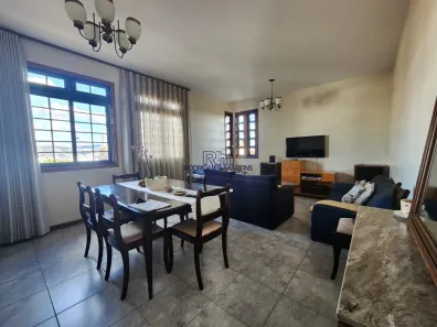 Casa com 3 Quartos à venda, 230m² no Caiçaras, Belo Horizonte