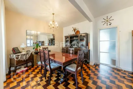 Casa com 4 Quartos à venda, 282m² no Passo da Areia, Porto Alegre