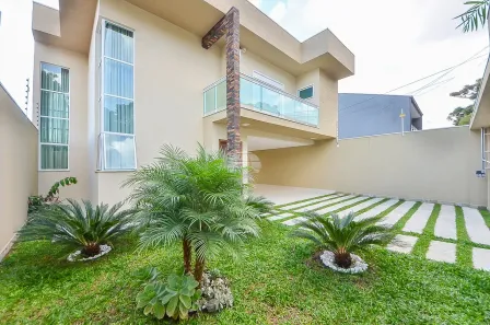Sobrado com 3 Quartos à venda, 286m² no Uberaba, Curitiba