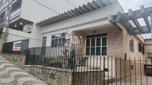 Casa com 4 Quartos à venda, 150m² no Jardim Vinte e Cinco de Agosto, Duque de Caxias