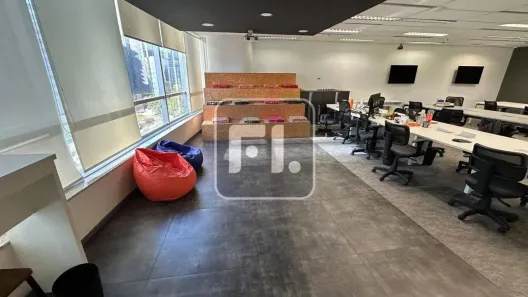 Sala Comercial para venda ou aluguel, 231m² no Vila Olímpia, São Paulo