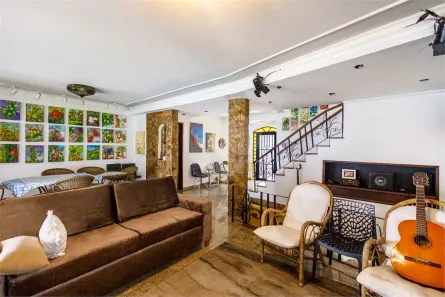 Casa com 5 Quartos para alugar, 225m² no Indianópolis, São Paulo