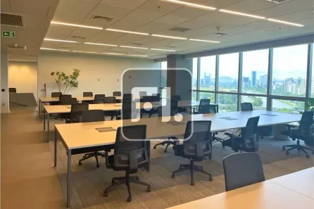 Sala Comercial para alugar, 680m² no Vila Olímpia, São Paulo