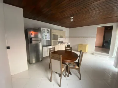 Apartamento com 2 Quartos para alugar, 80m² no Centro, Garopaba