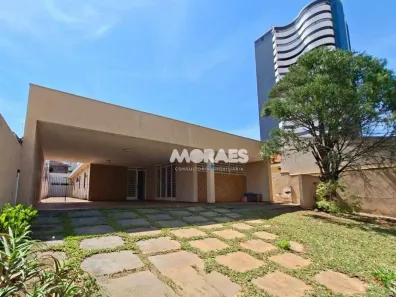 Casa com 4 Quartos à venda, 330m² no Centro, Bauru